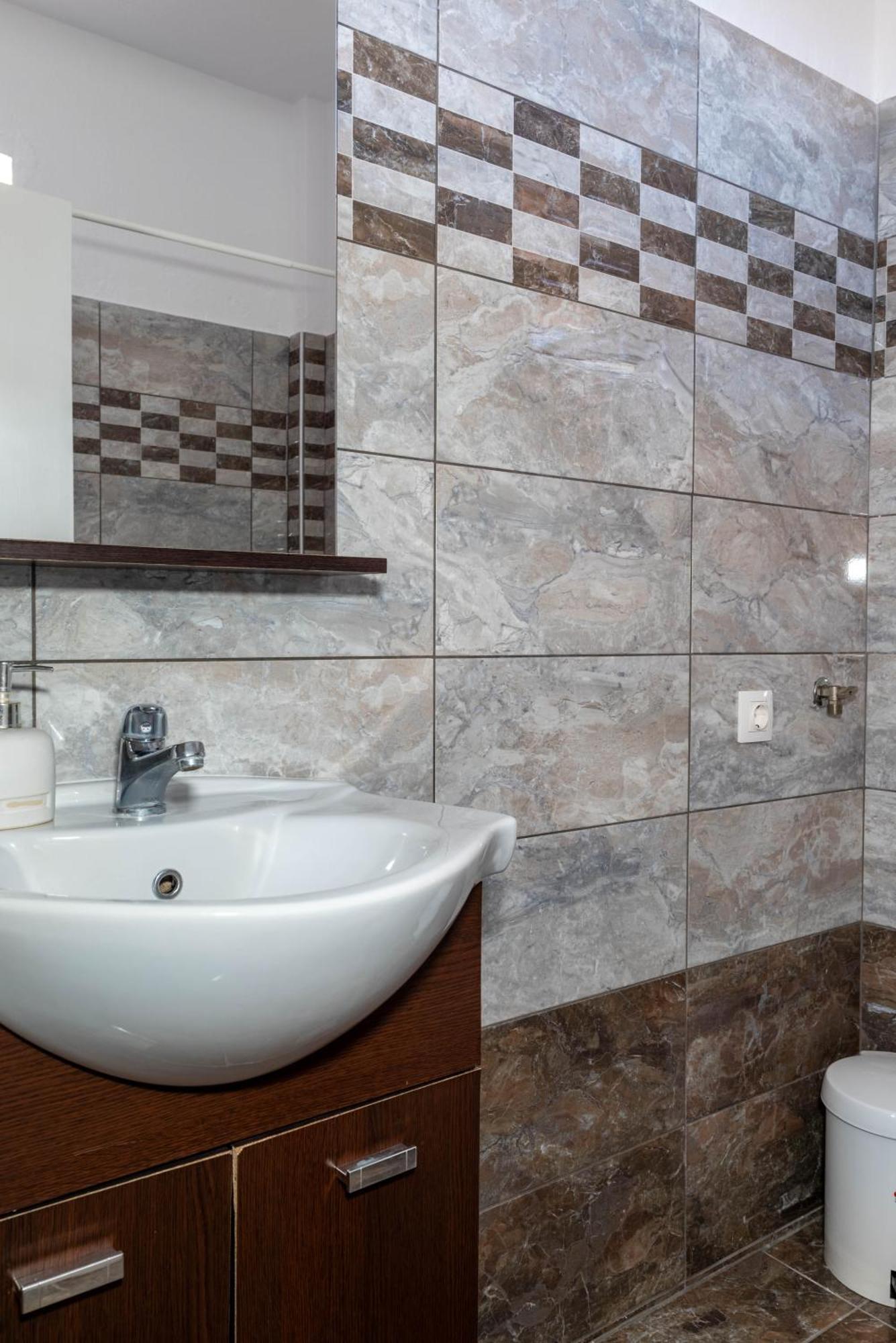 Aigli Luxury Studios Nea Roda Bagian luar foto