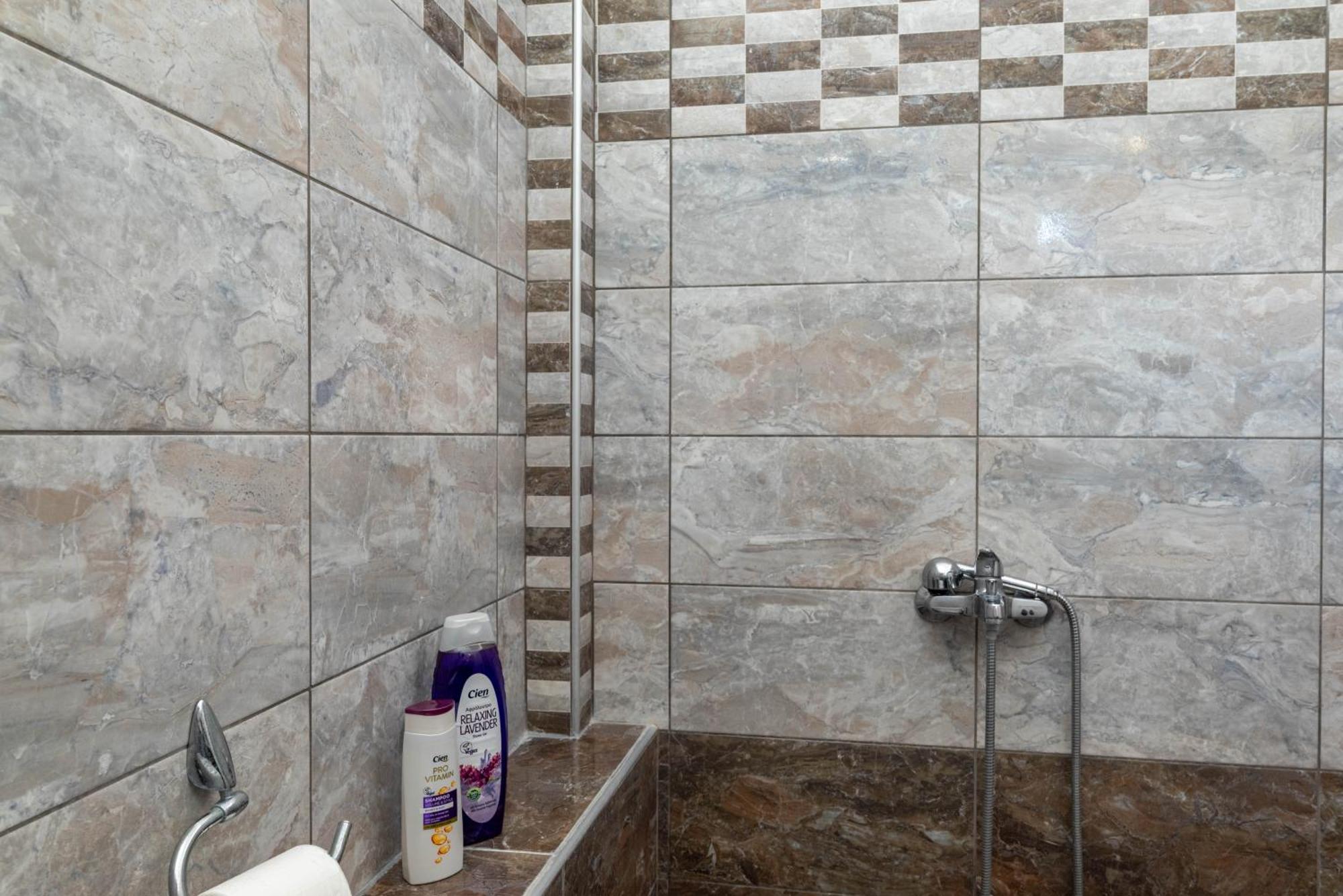 Aigli Luxury Studios Nea Roda Bagian luar foto