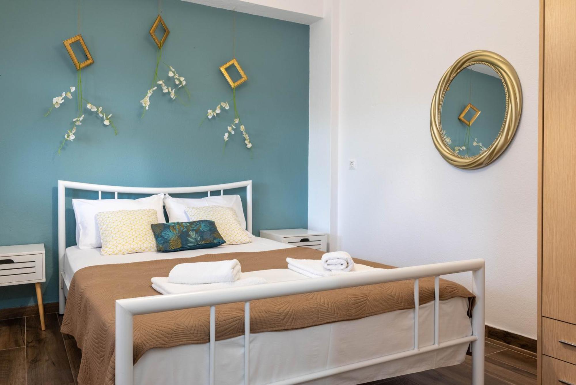 Aigli Luxury Studios Nea Roda Bagian luar foto