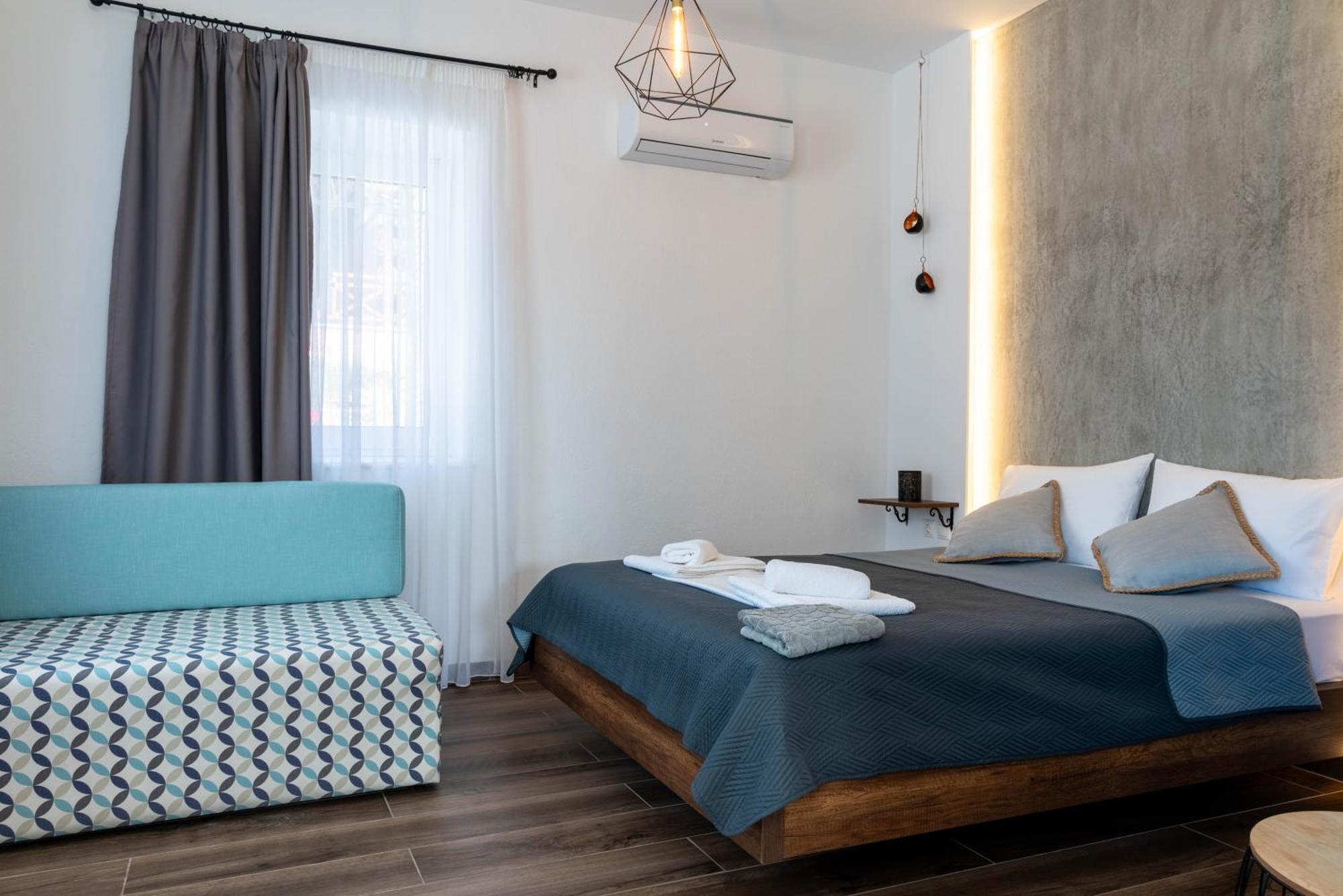 Aigli Luxury Studios Nea Roda Bagian luar foto