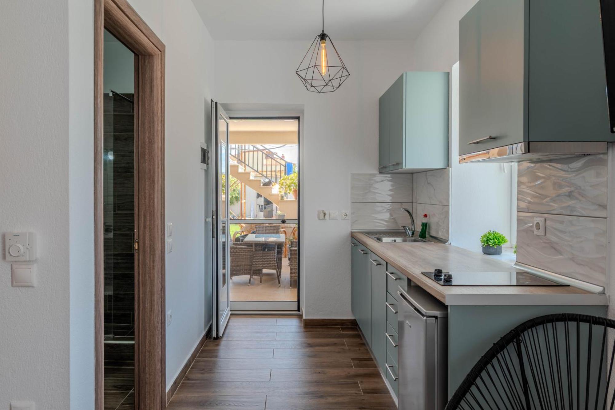 Aigli Luxury Studios Nea Roda Bagian luar foto